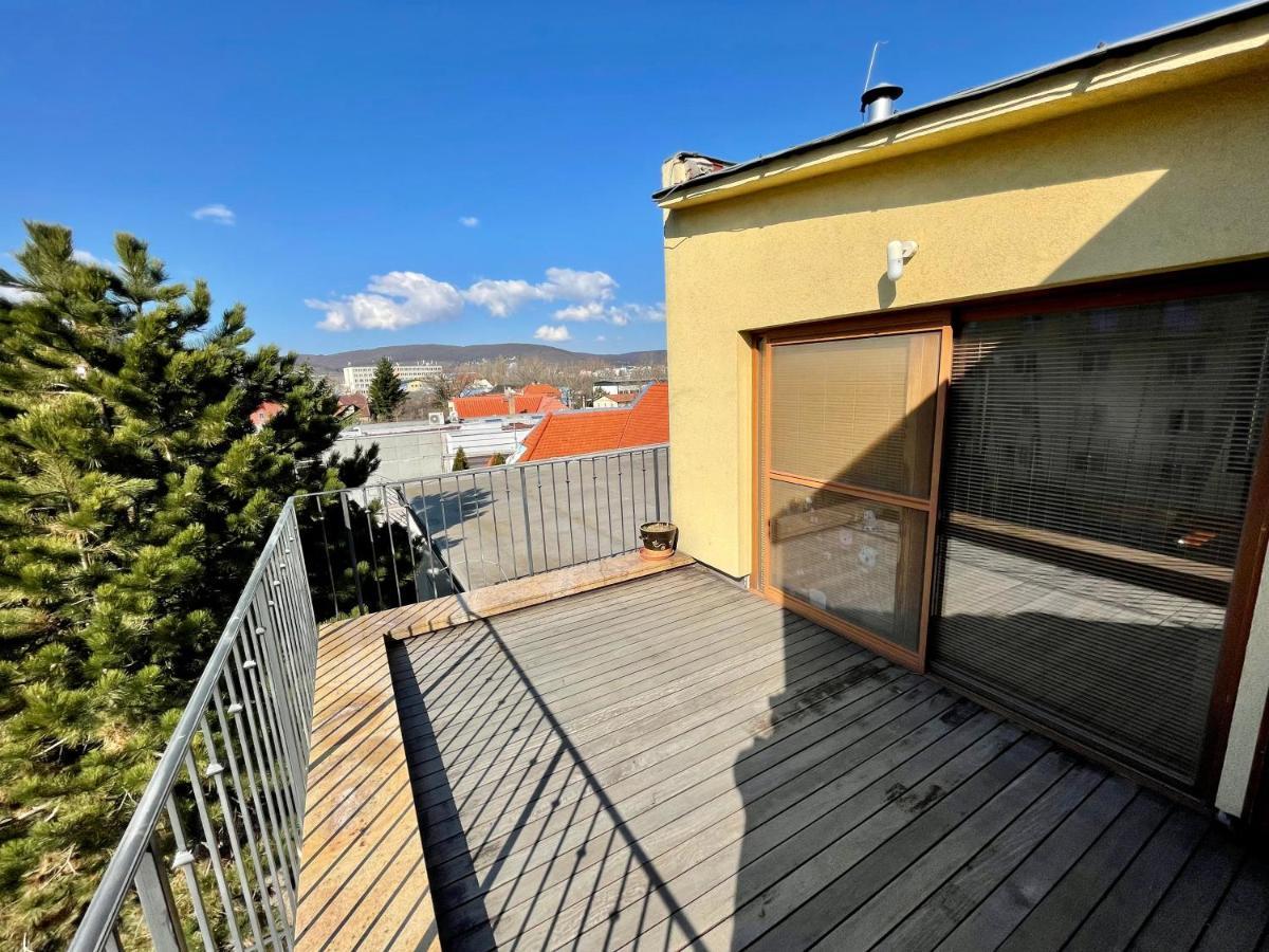 Beautiful And Romantic Penthouse With Two Terraces Pressburg Exterior foto