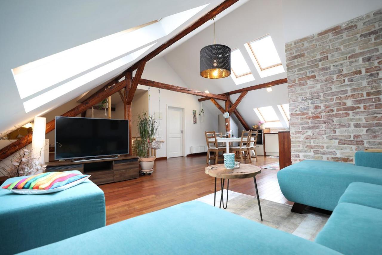 Beautiful And Romantic Penthouse With Two Terraces Pressburg Exterior foto